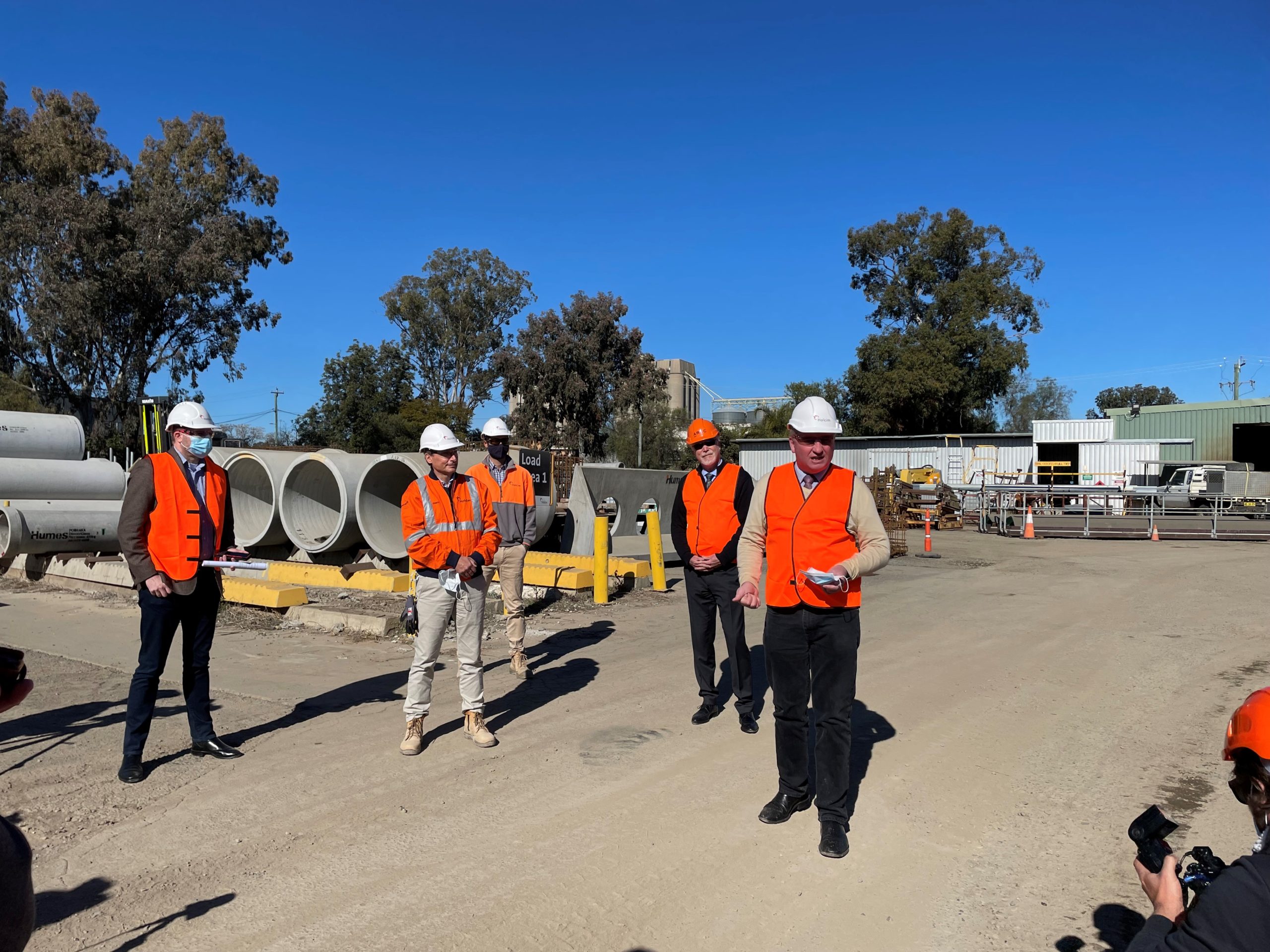 Deputy Prime Minister speaking to workers on the Narrabri to North Star Inland Rail project