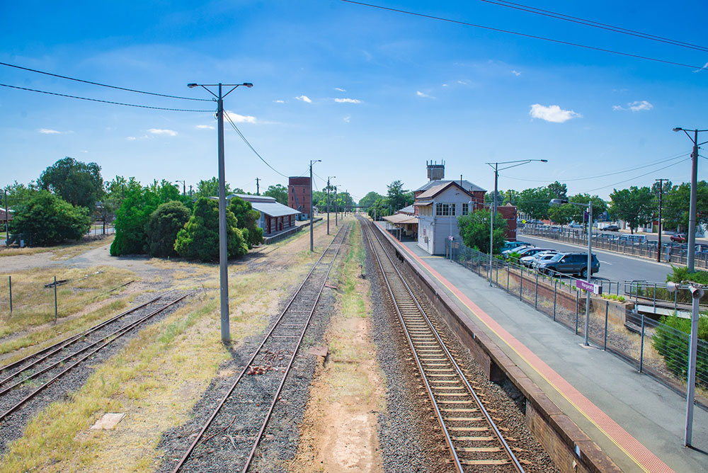 Image of Wangaratta station, including image of the rail track
