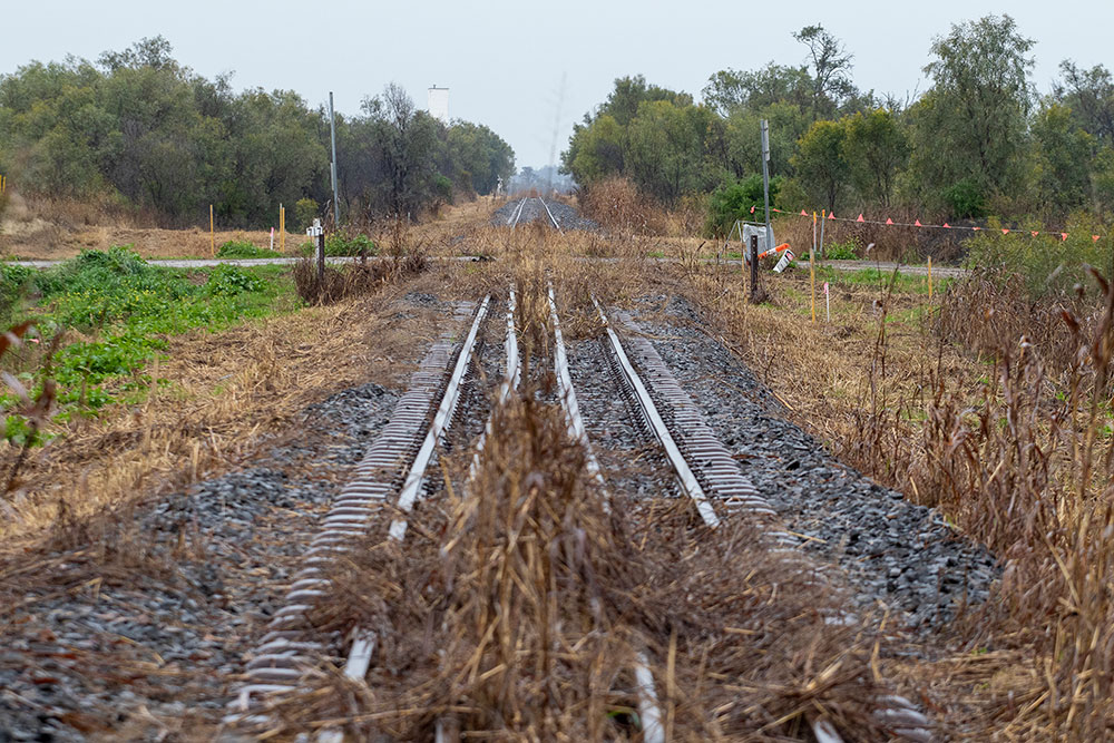 Level crossing and track near Crooble prior to being upgraded