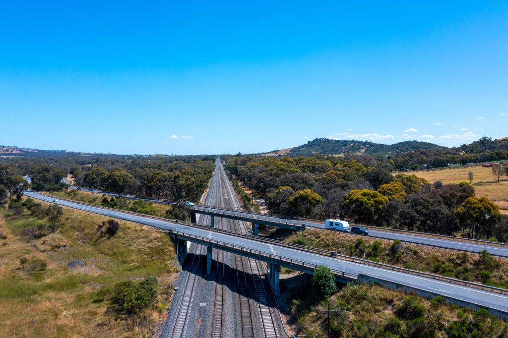 Image of existing Hume Freeway bridge in Tallarook