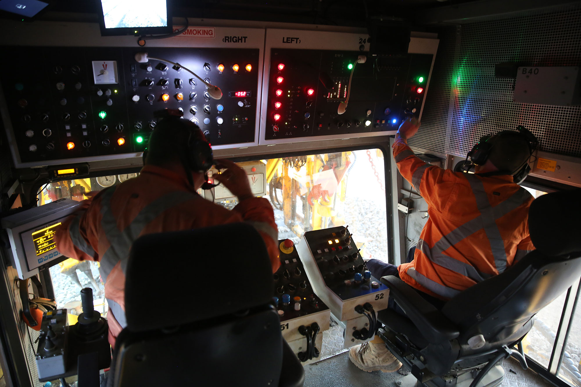Controllers inside a ballast tamping machine