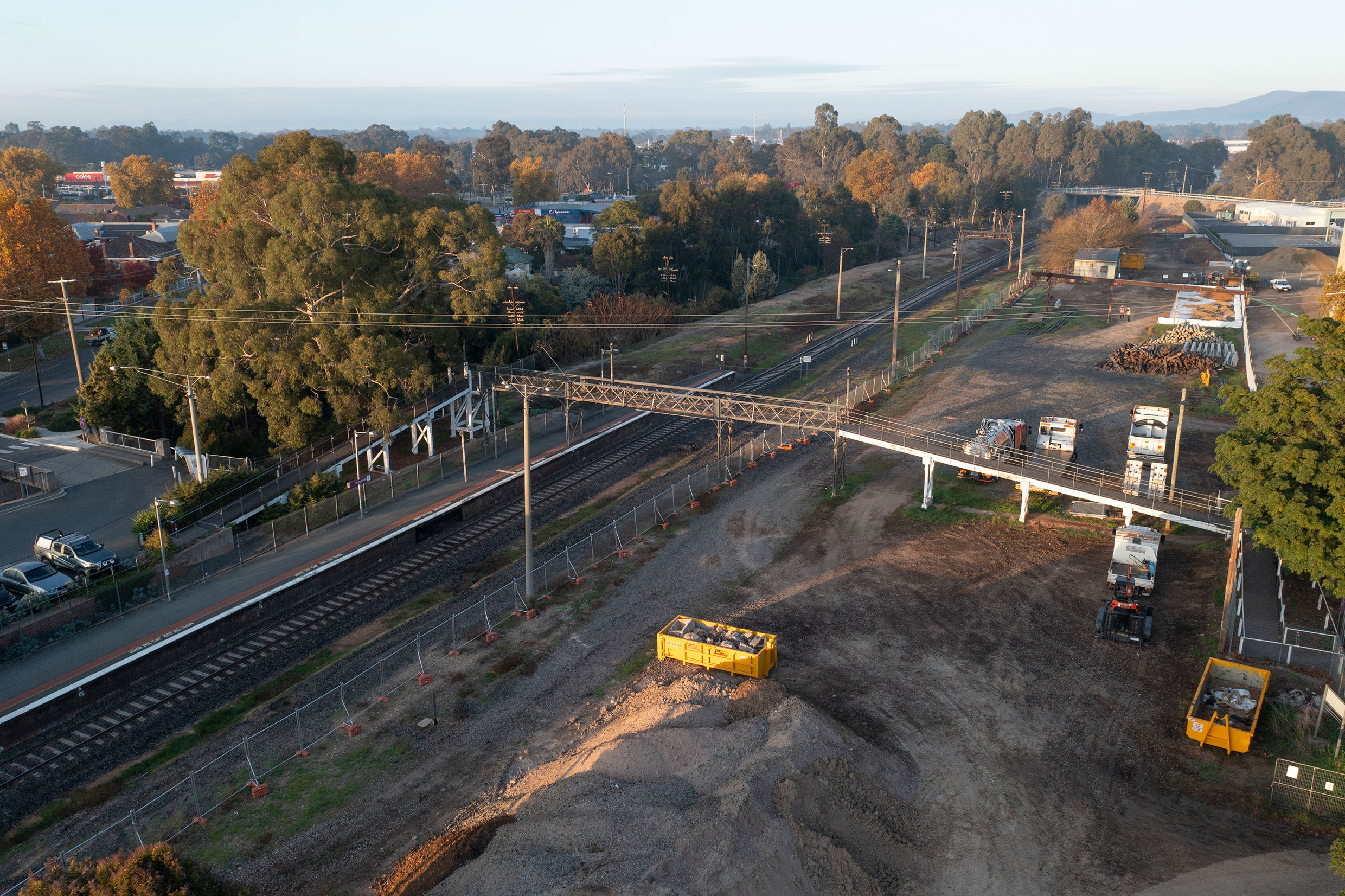 Works to prepare for the removal of Cusack Street footbridge at Wangaratta