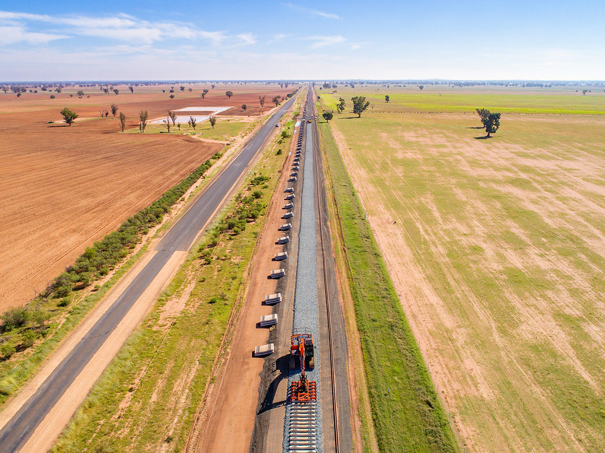Laying concrete sleepers near Tomingley